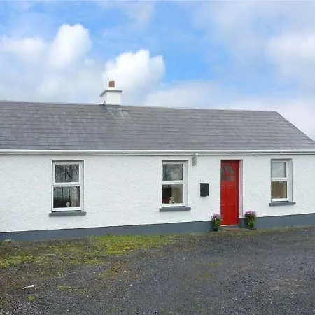 בית נופש Doogara Cottage, Ballaghadereen *